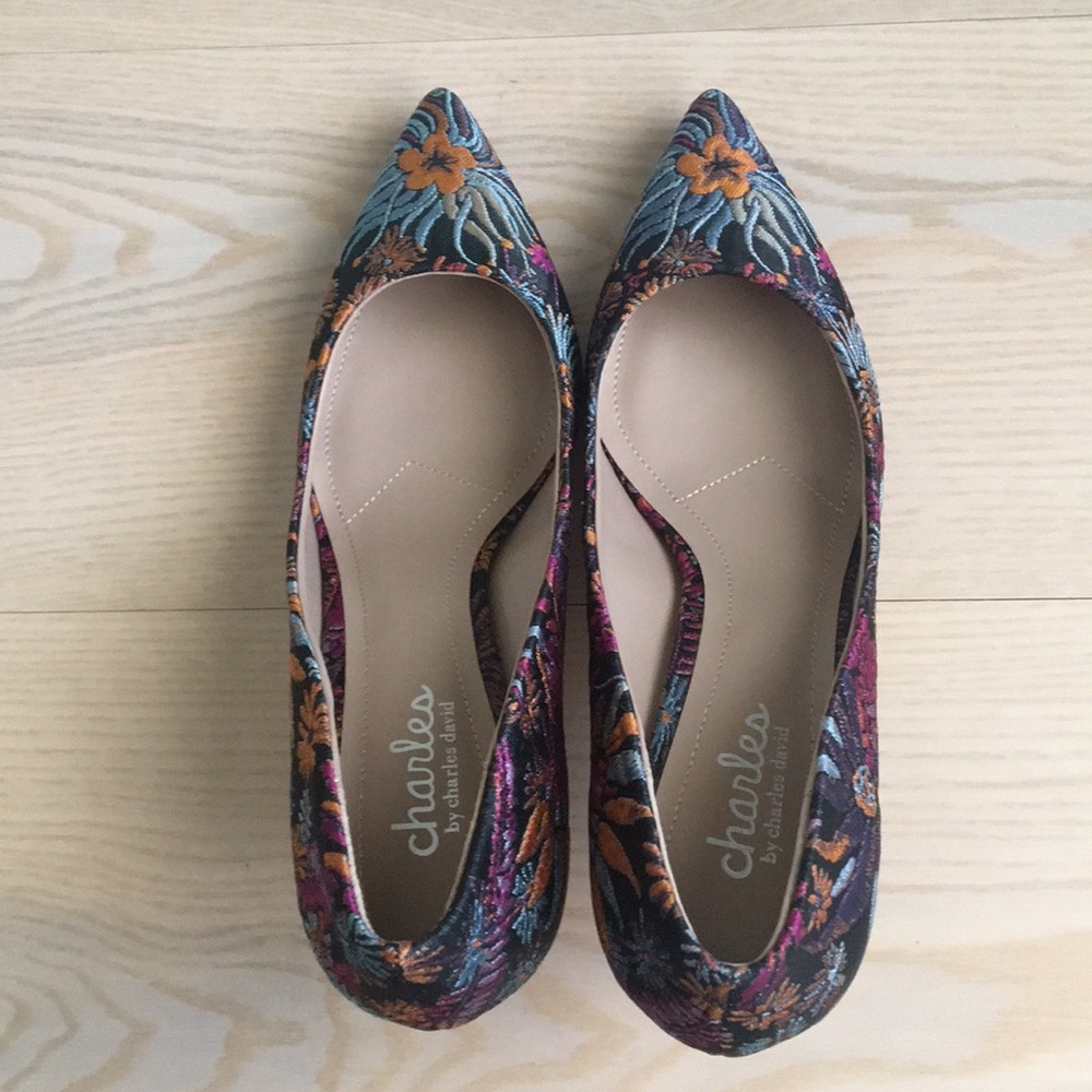 Charles by Charles David Embroidered design Angelica Shoes 8.5 m NEW IN BOX - Picture 7 of 11